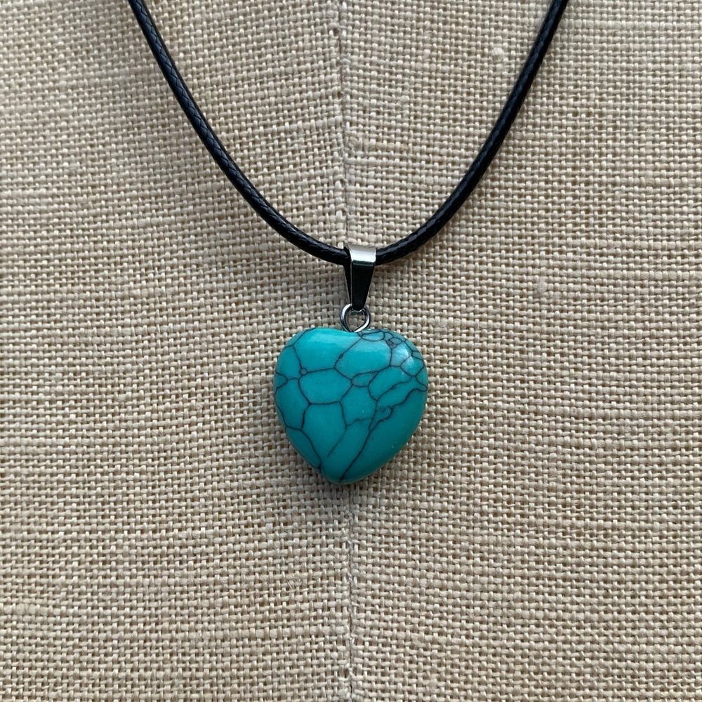 Handmade Genuine Stone Heart Amulet Necklace - Picture 4 of 12